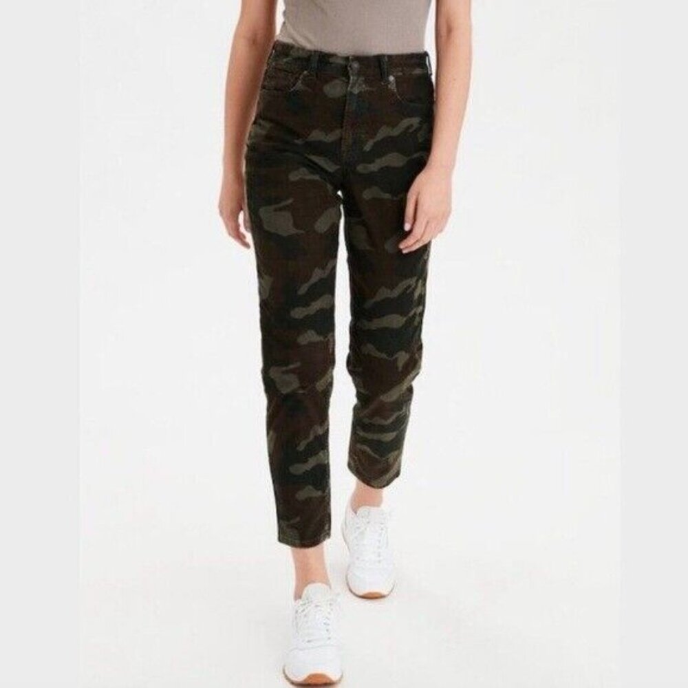 American Eagle Size 4‎ Regular Green Camo Corduroy Stretch Mom Jean Pants Cords